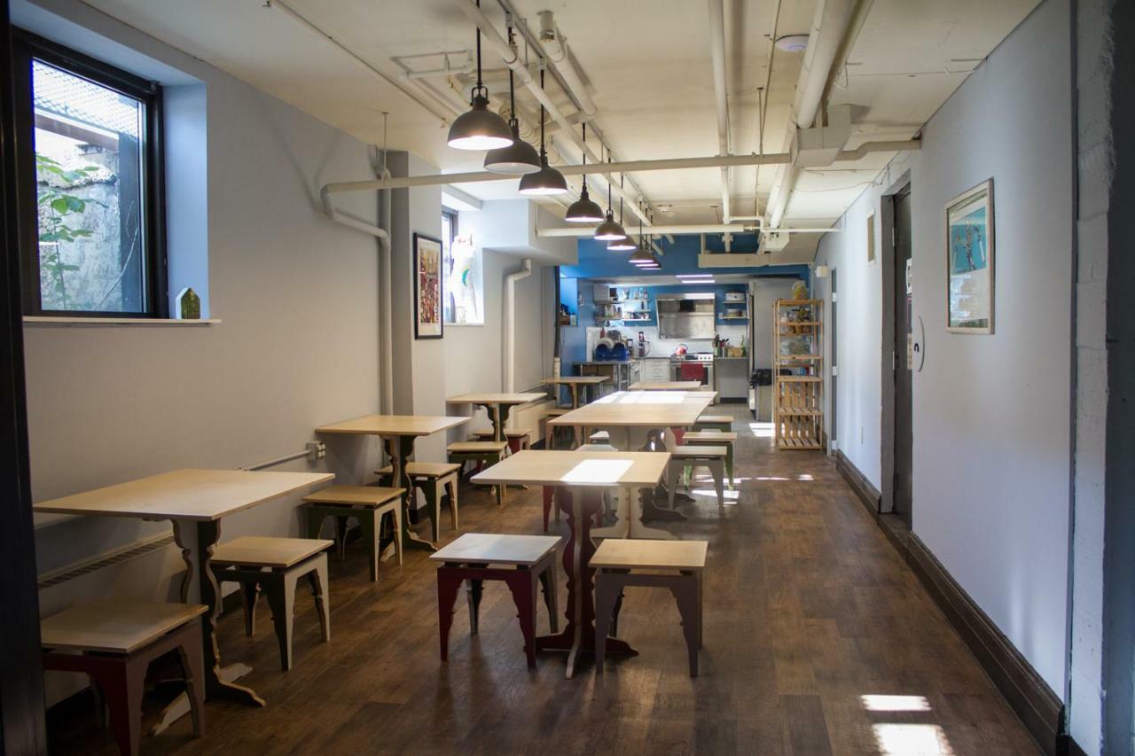 Cream City Hostel Милуоки Экстерьер фото